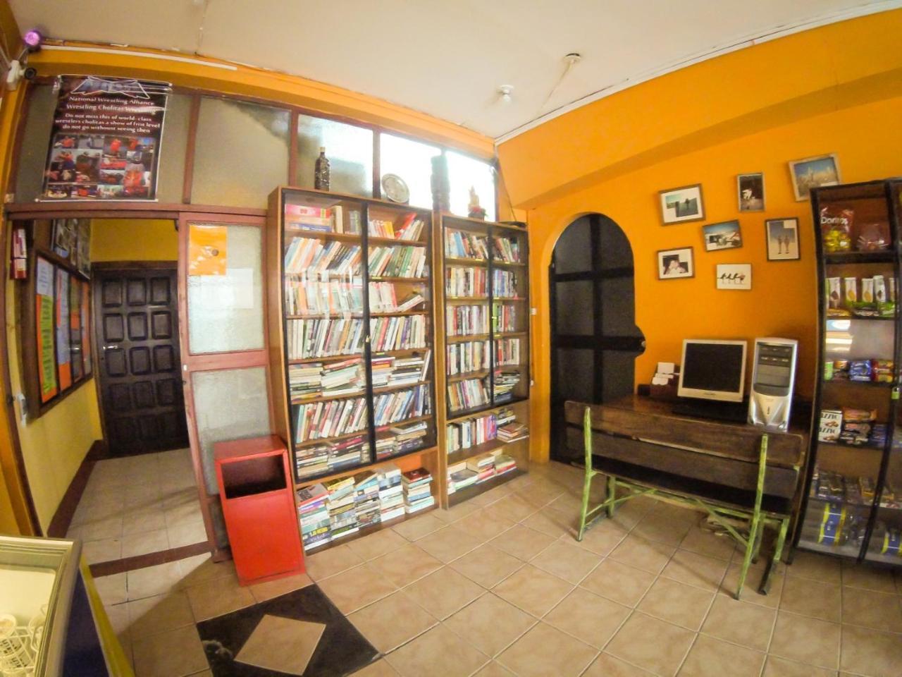 Hostal Canoa La Paz Bagian luar foto