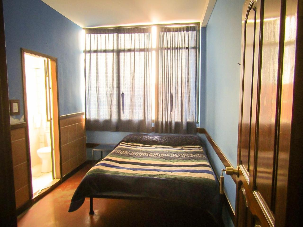 Hostal Canoa La Paz Bagian luar foto